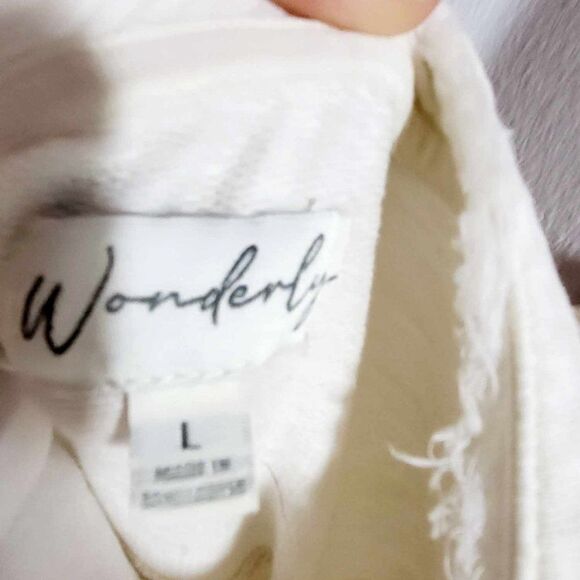 Used: Wonderland  V neck Cream Dress size L - Picture 7 of 11